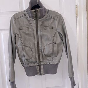 🔥Gray Jacket; Pre-Loved Condition; Sz Medium